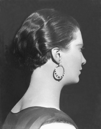 Vrouw met oorbel, Mexico-Stad, ca. 1928 door Tina Modotti